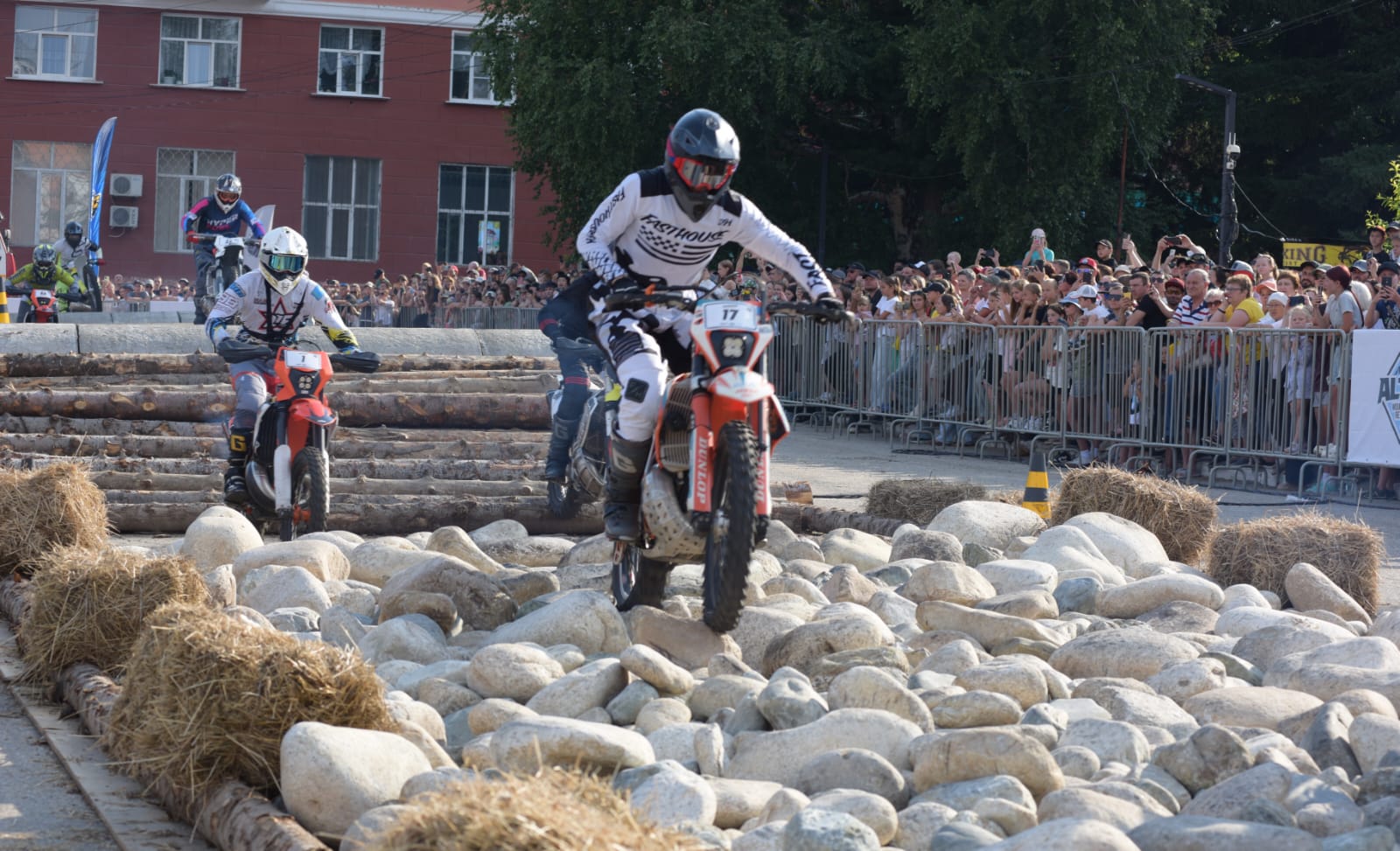 В Риддере состоялось открытие международного фестиваля RIDDER EXTREME ENDURO