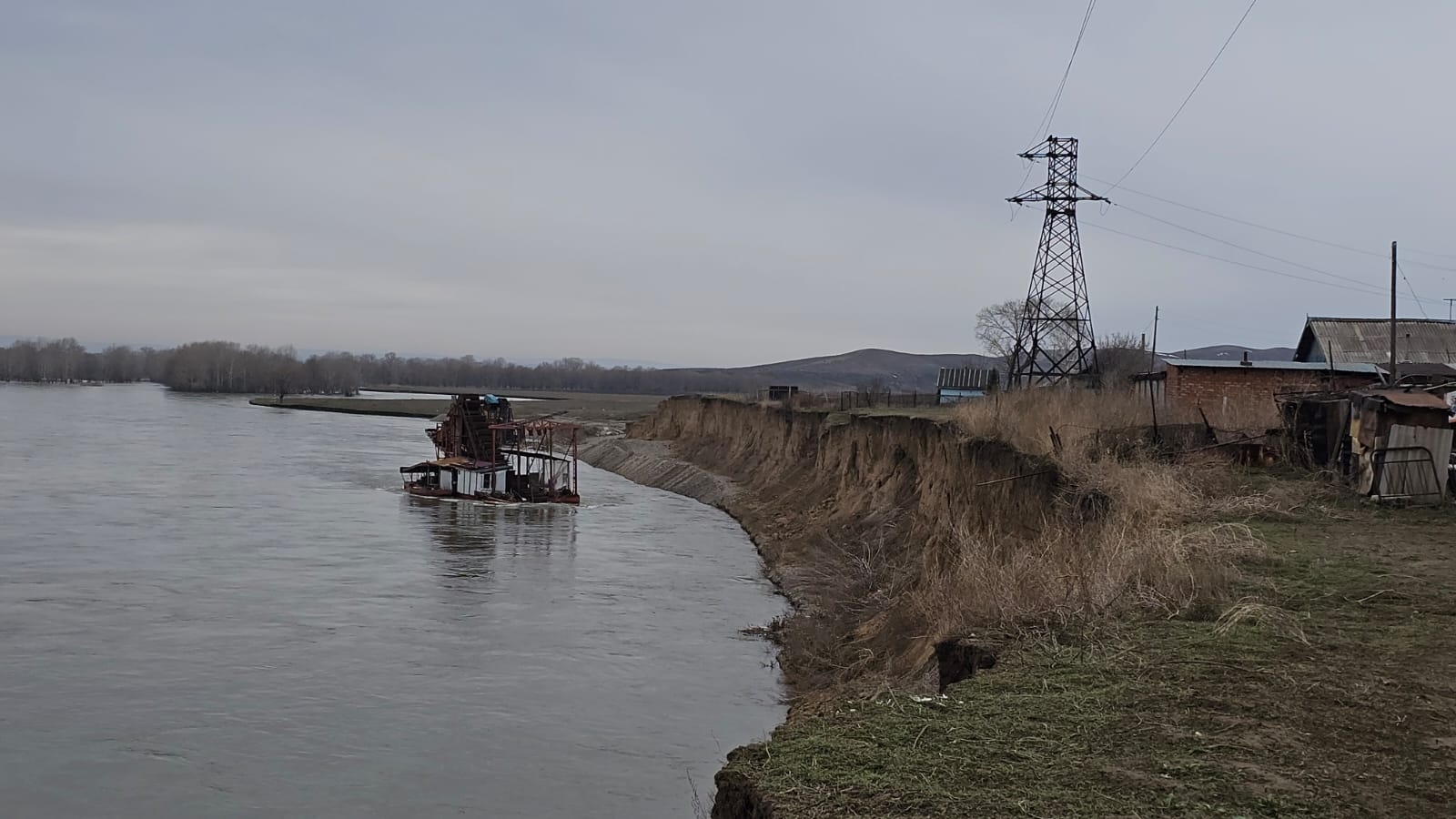 В ВКО некоторые жители Прапорщиково с ужасом ждут паводкового периода 