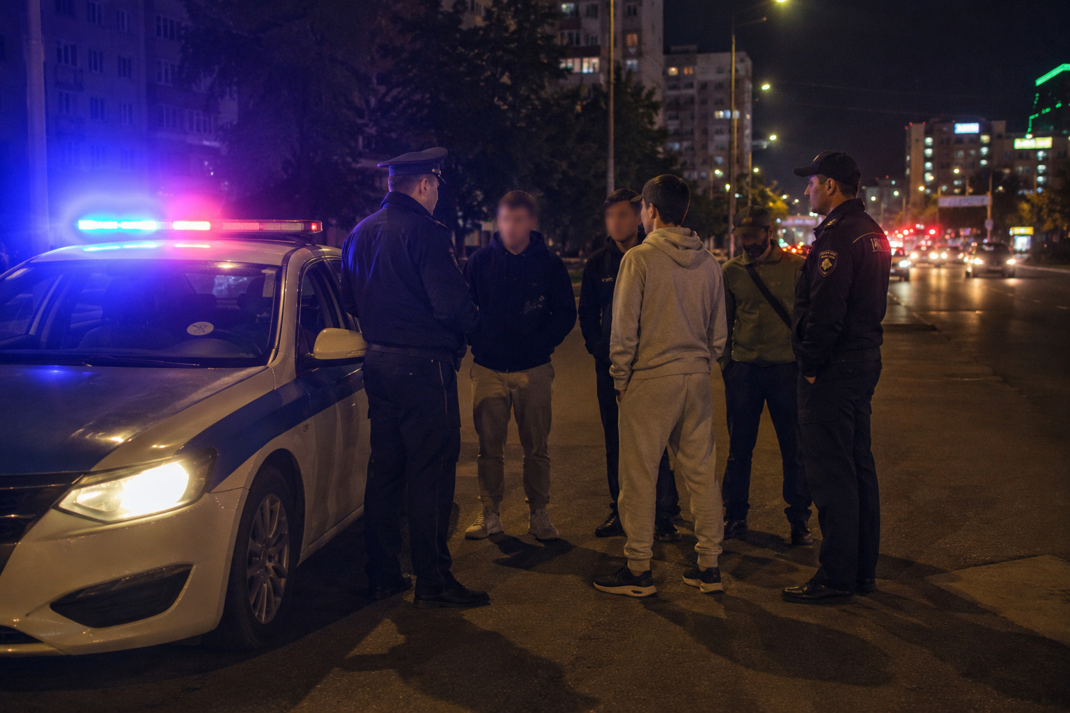 В Семее полиция усилила контроль за общественным порядком в ночное время