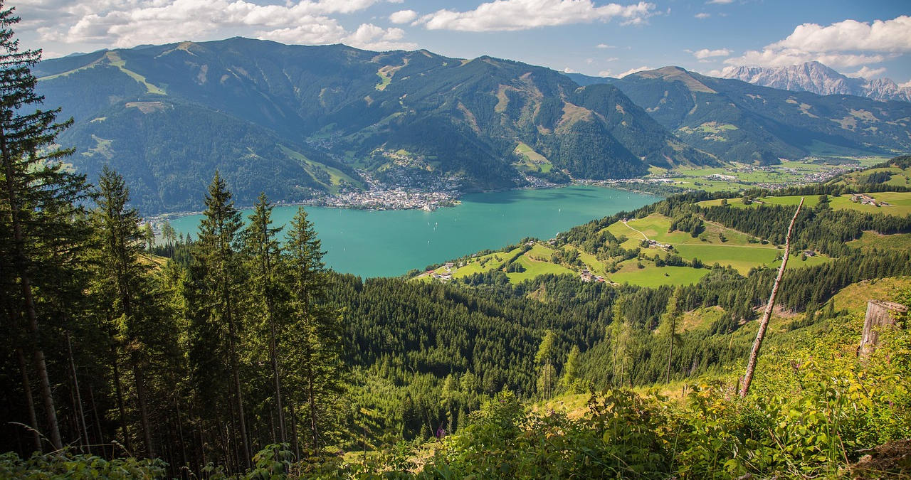 Казахстан бьет рекорды туризма: какие курорты страны популярнее всего