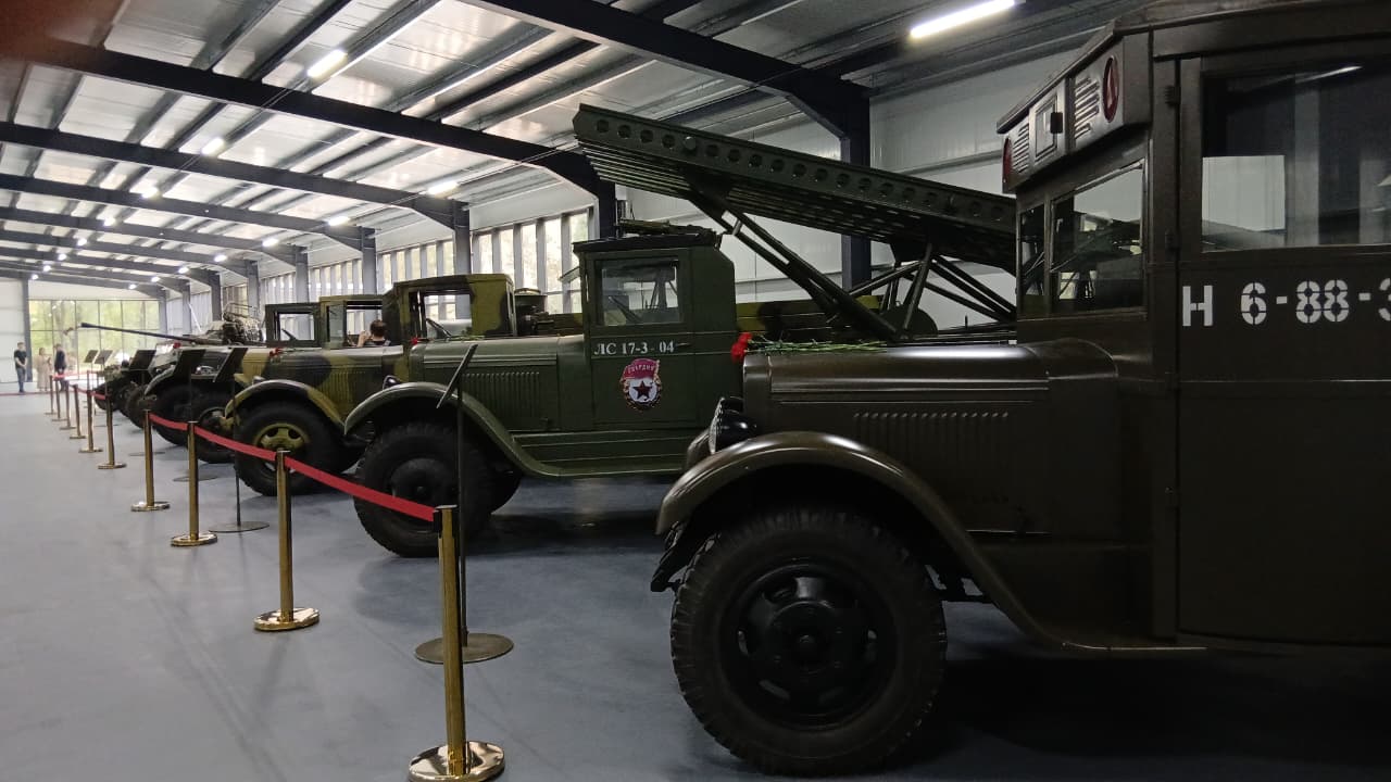 В Усть-Каменогорске открылась выставка военных автомобилей