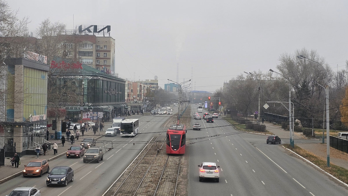 В Усть-Каменогорске сероводород и другие вещества превысили допустимый уровень в воздухе