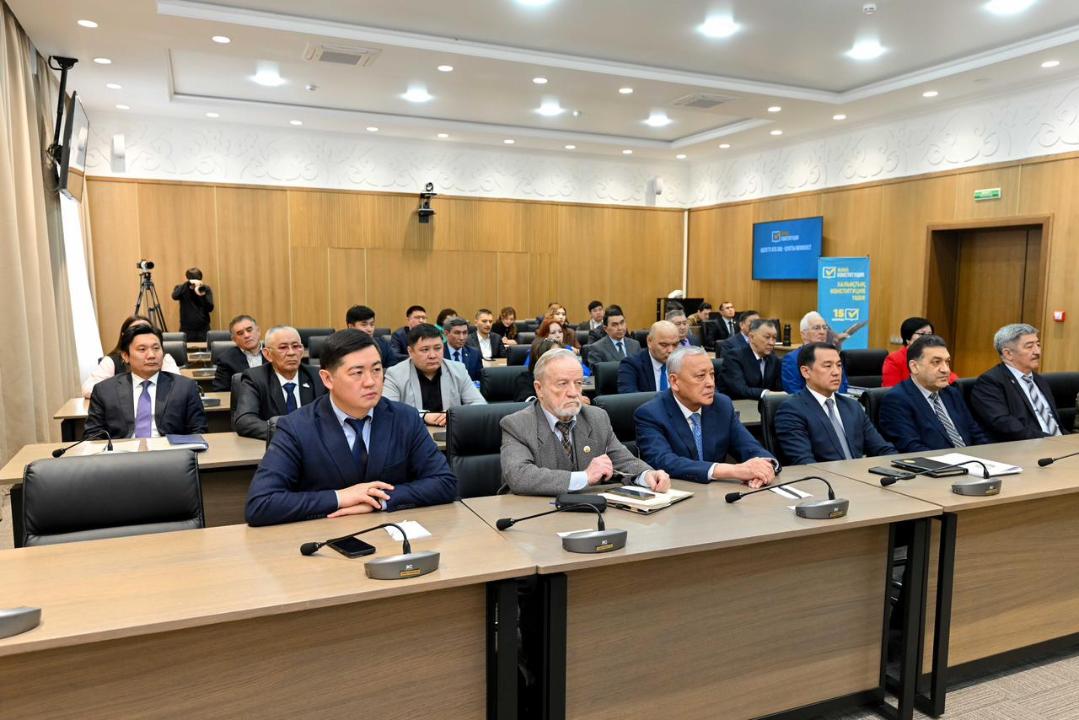 Члены общественного совета области Абай выразили поддержку новой Конституции