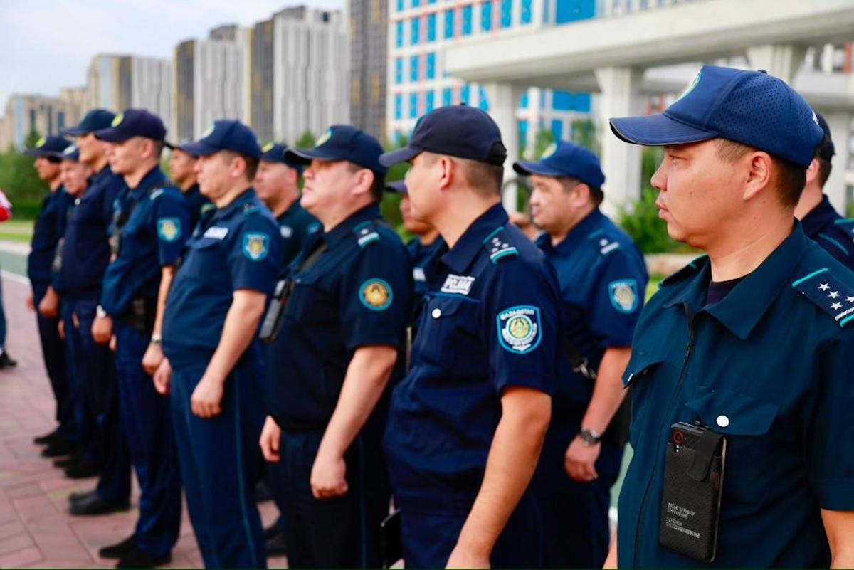 В Астане стартовали рейды против мусора и стихийной торговли в общественных местах