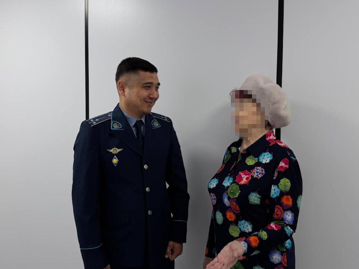 В ВКО полицейские предотвратили хищение 10 миллионов тенге у пенсионерки