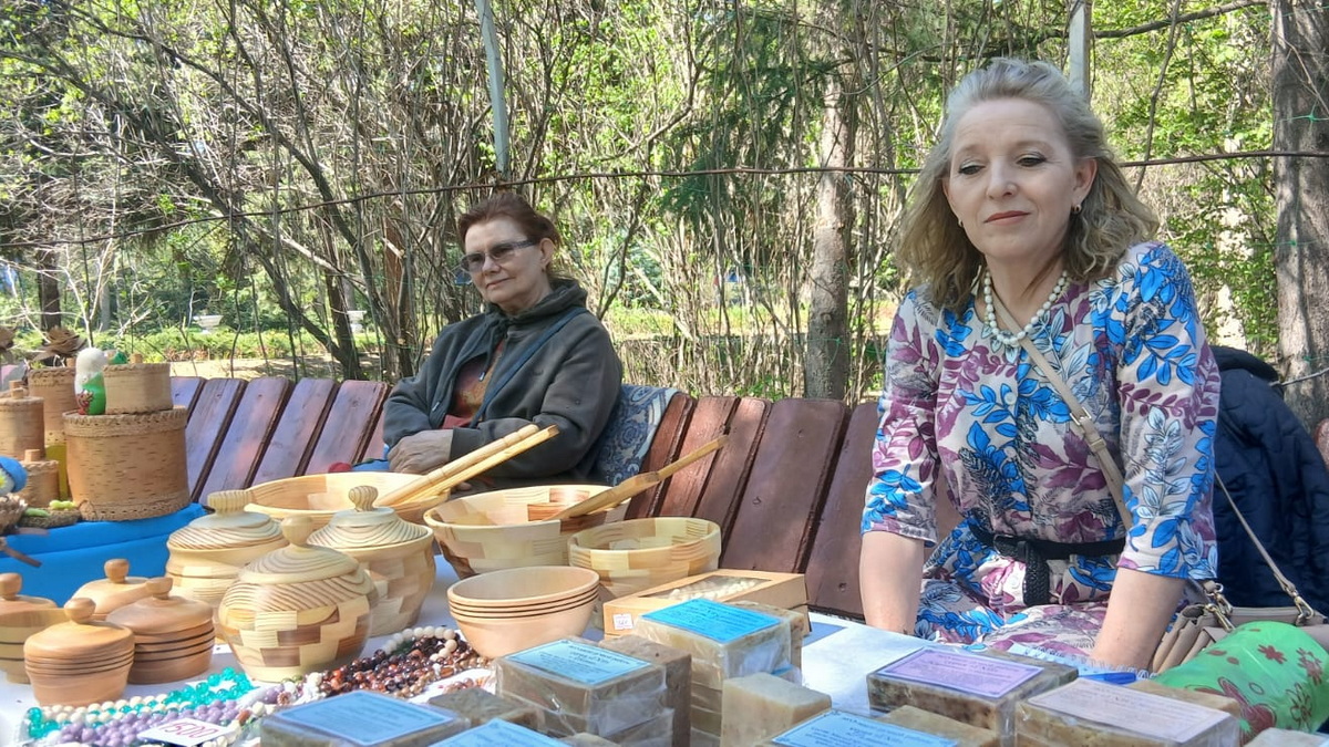 В парке имени К.Кайсенова раскинула свои ряды ярмарка рукодельников