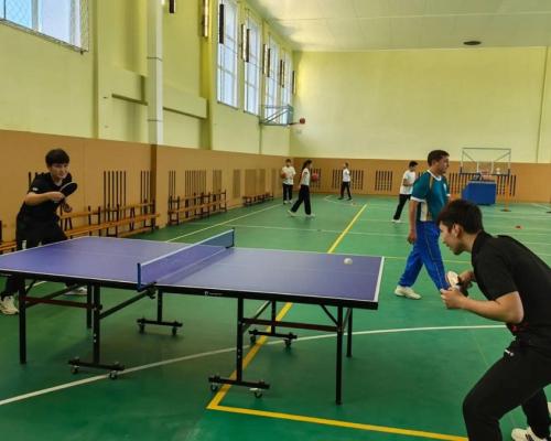 В Риддере учащиеся школы-гимназии «Шанырак» 1 сентября пошли в новую школу