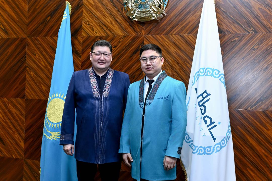 Аким области встретился с айтыскерами и деятелями искусства