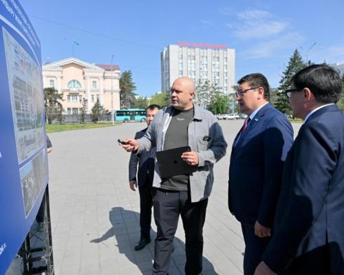 В Семее реконструируют центральную площадь и обновляют фасады зданий