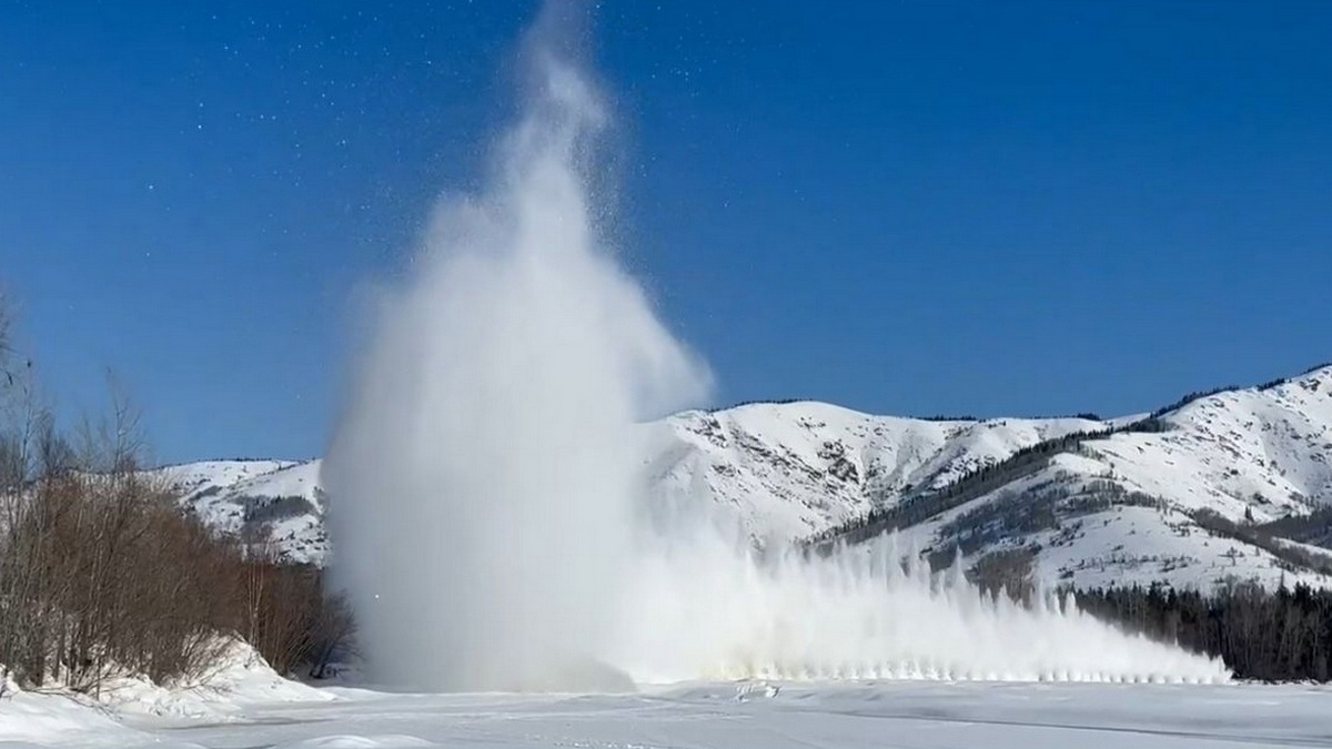 В ВКО взрывные работы провели на Бухтарме
