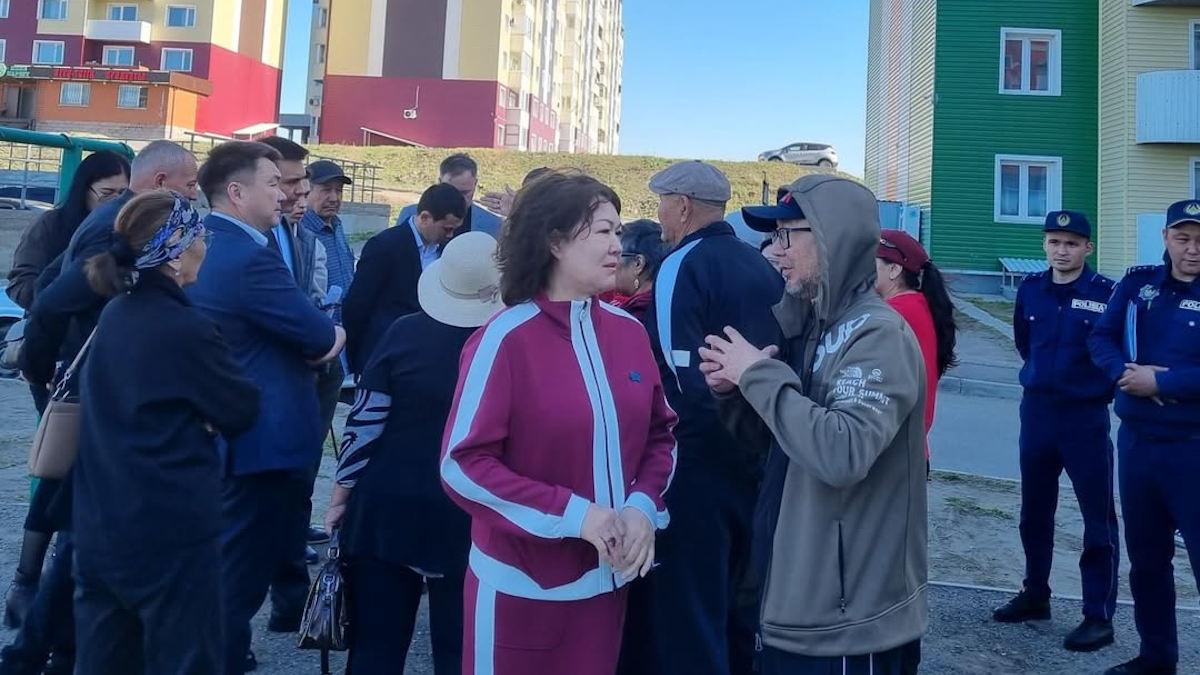 В Усть-Каменогорске жители 19 микрорайона пожаловались депутатам на перебои со светом и другие проблемы 