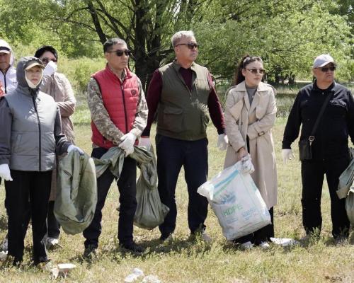 В поселке Водный в Семее провели акцию в рамках «Таза Қазақстан»