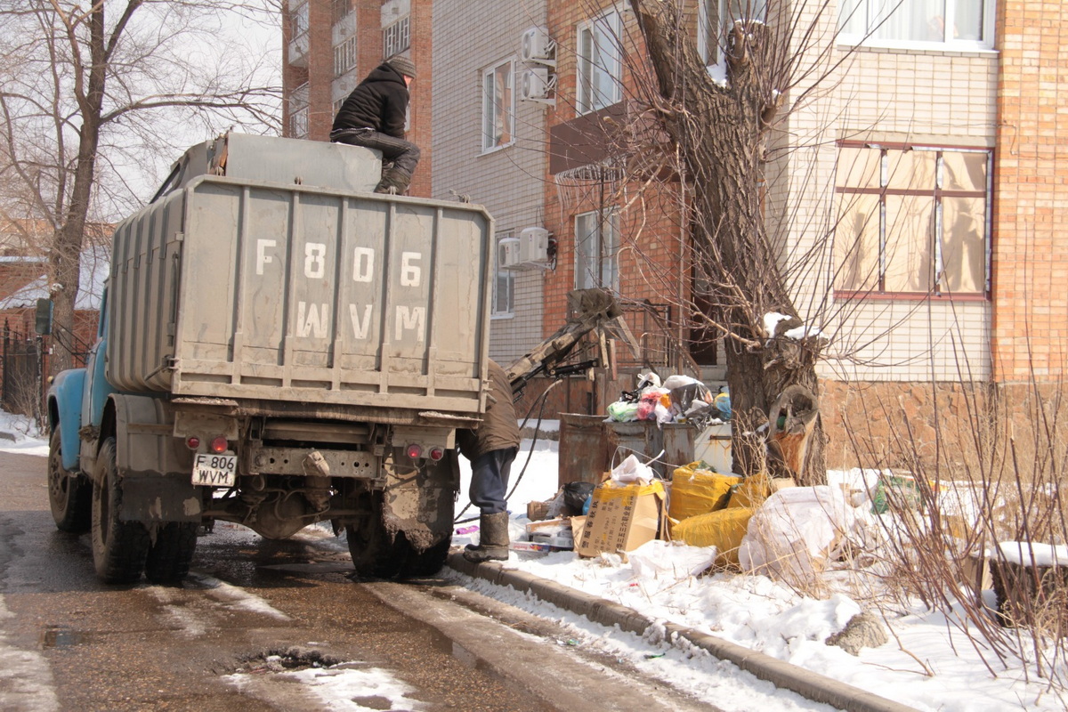 В Усть-Каменогорске ищут поставщика услуг по вывозу мусора