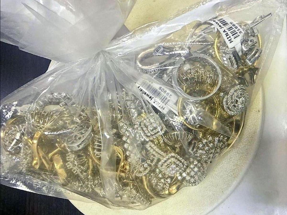 В Мангистауской области обнаружили контрабанду ювелирных изделий в «интимном» органе